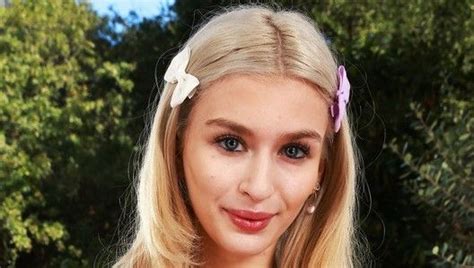 Oct 31, 2022 · 26 years old. Boyfriend. NA. Net Worth. $400K USD. Birth Place. USA. Emma Rose is a Trans Porn Star, Social Media Personality, Instagram Influencer, and TikTok Star. Her Instagram boasts 176K followers with 85 posts at the time of writing this article. 
